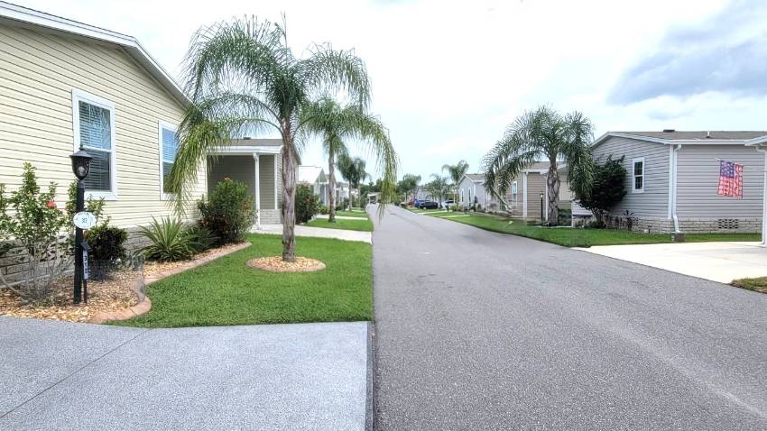 312 Siberian Cypress Circle a Winter Haven, FL Mobile or Manufactured Home for Sale